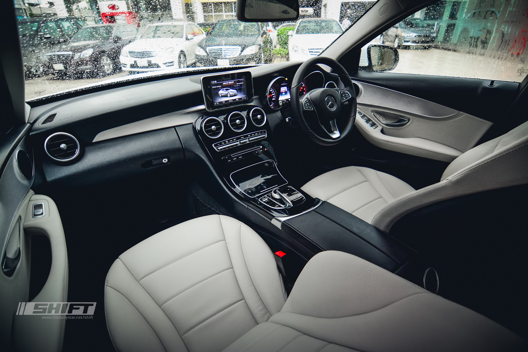 2015 Mercedes Benz C250 Shift - cockpit