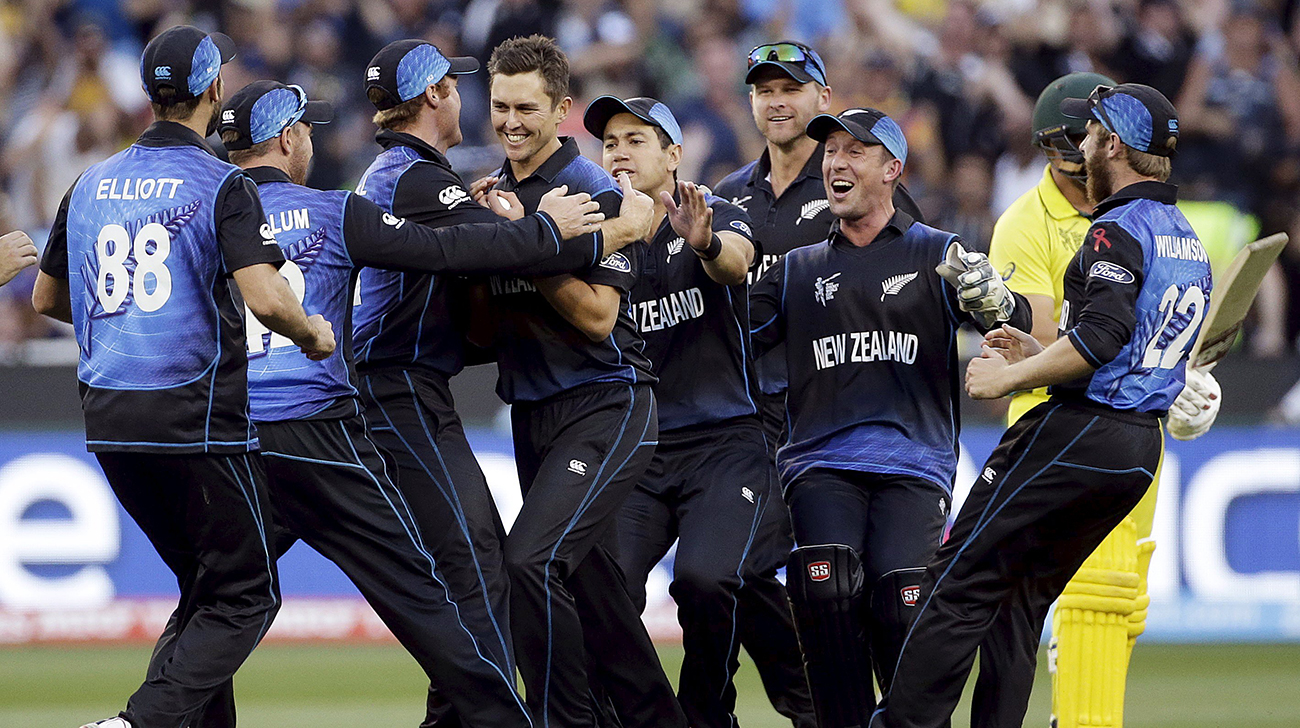 Boult Mobbed