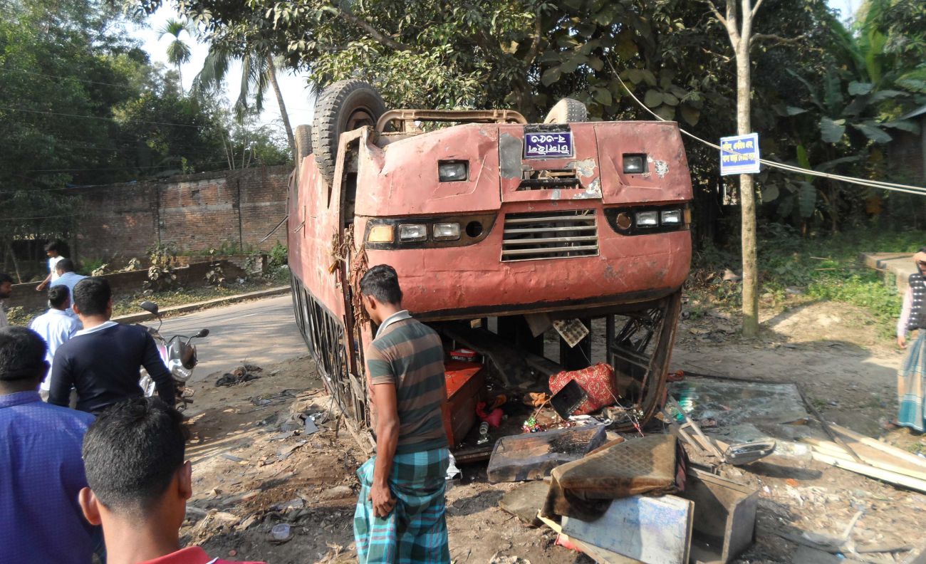 bus accident sreepur.jpg