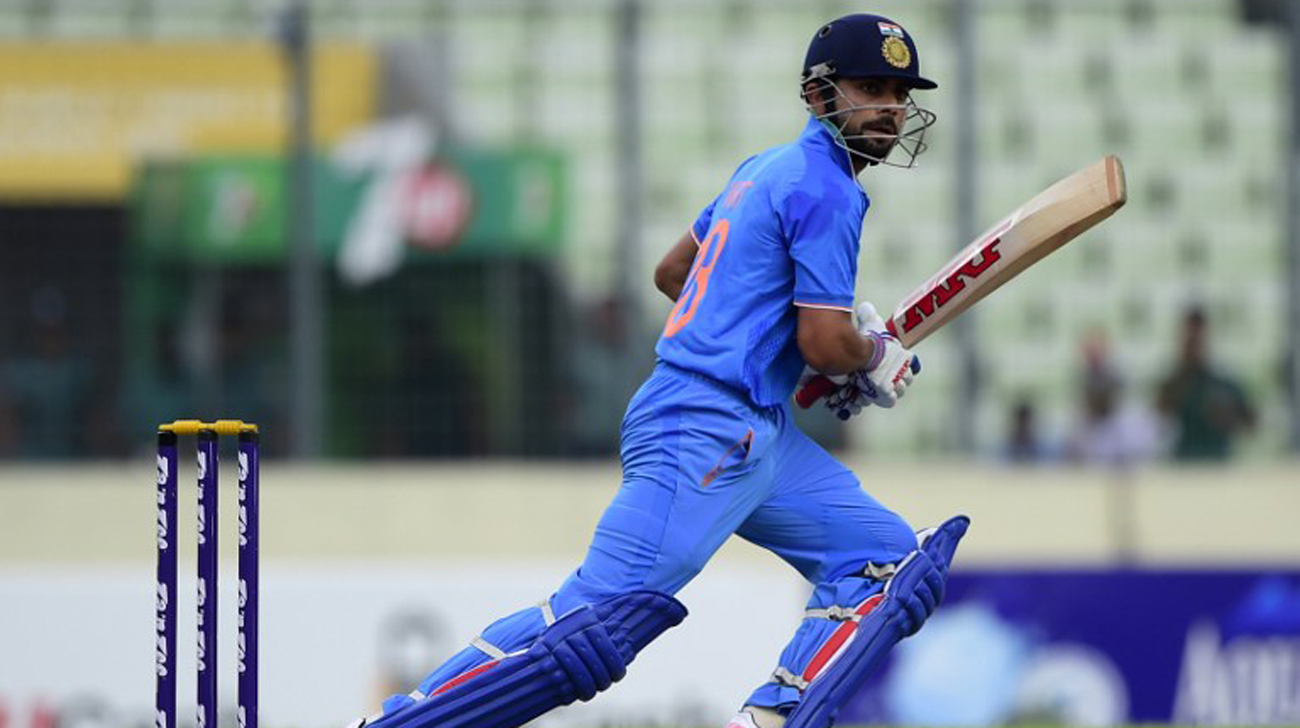 Kohli-bats.jpg-NS.jpg