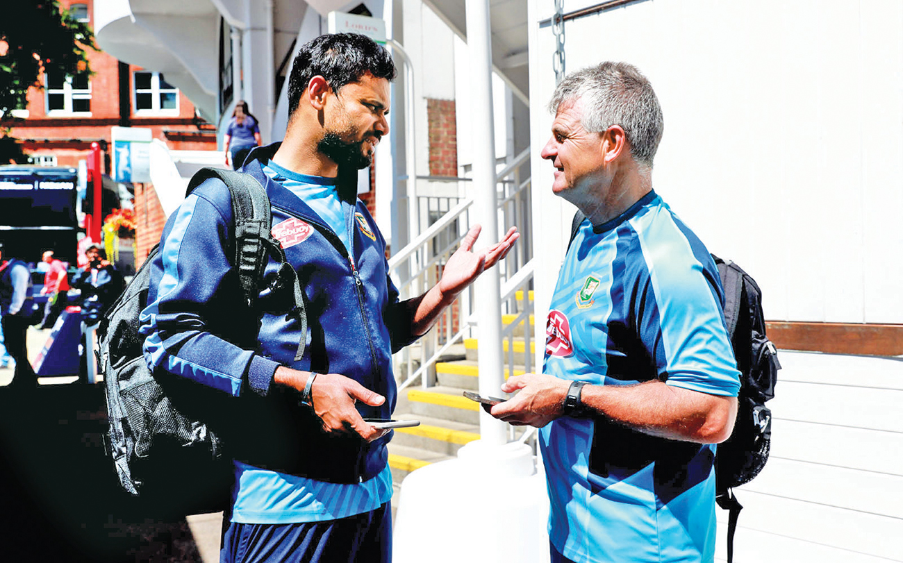 Mashrafe Bin Mortaza with Steve Rhodes