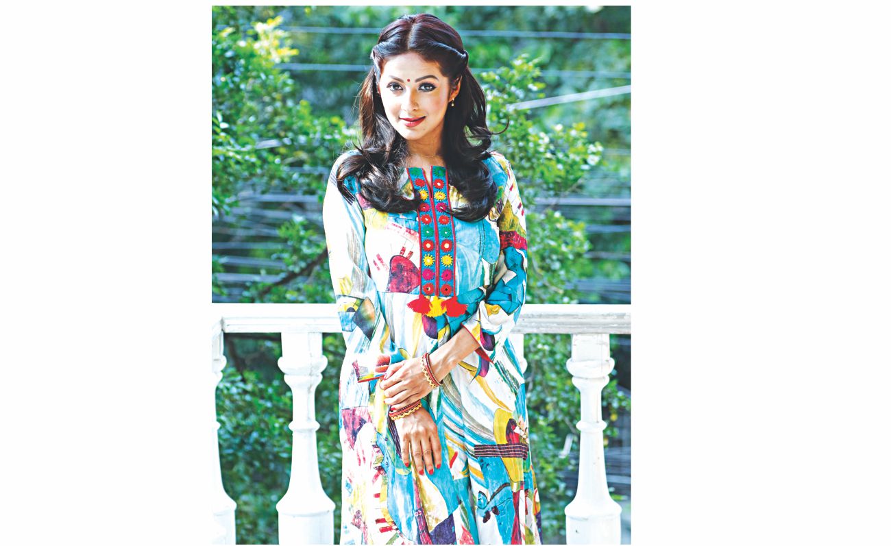 Monalisa partners up with Hridoy Khan