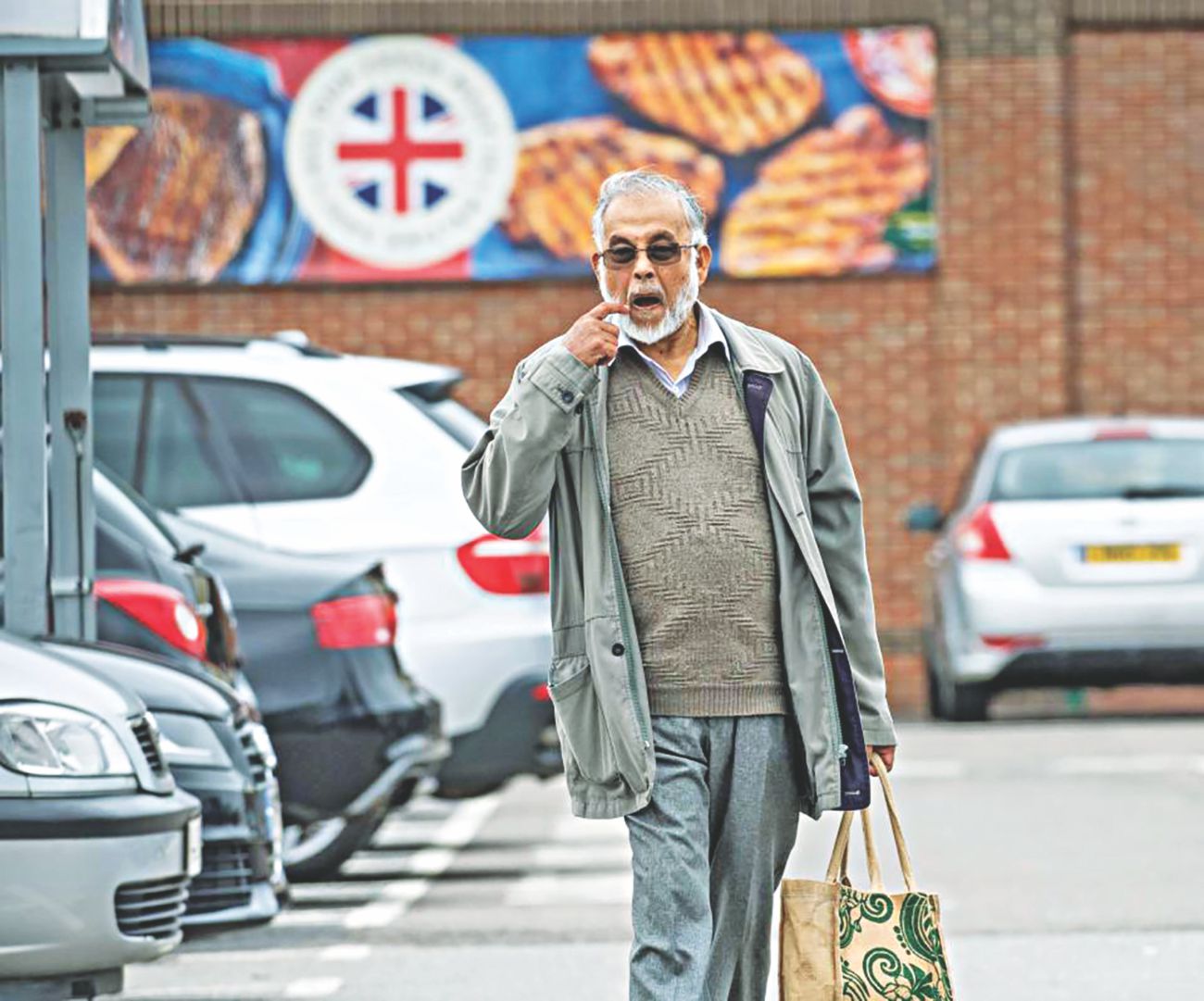 A war criminal lives in luxury in London