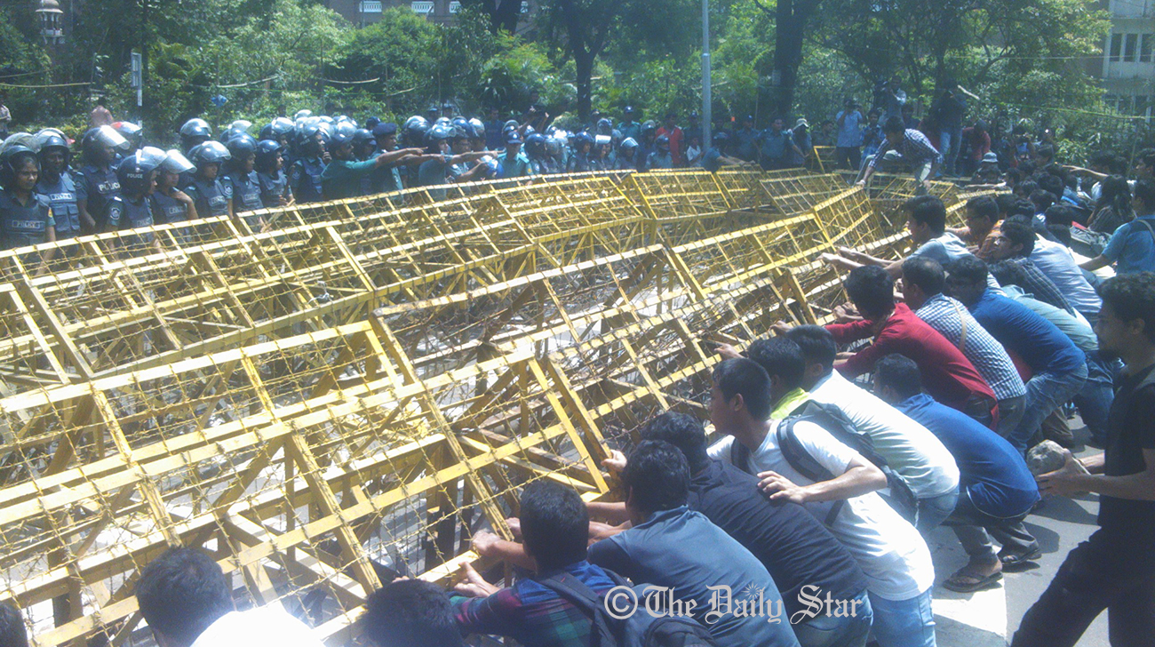 Students-Tonu-protest.jpg