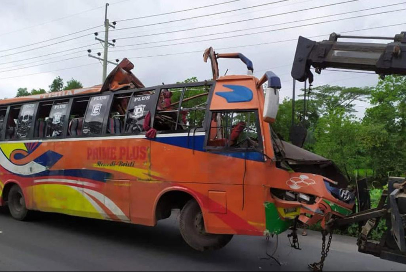 Dhaka Chattogram highway road crash