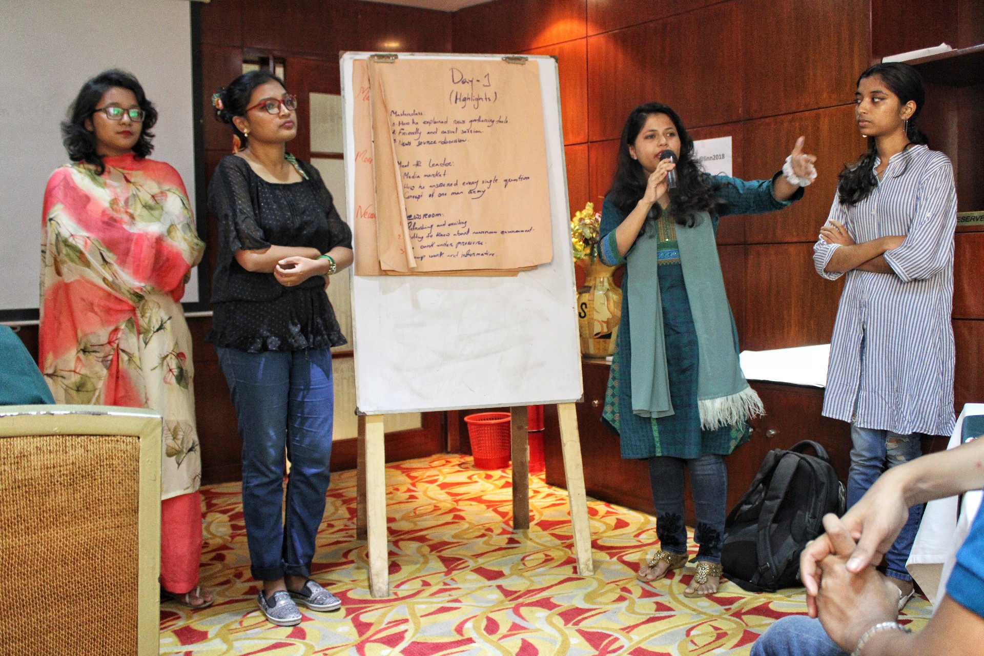 inner_2_a_group_presents_their_work.jpeg