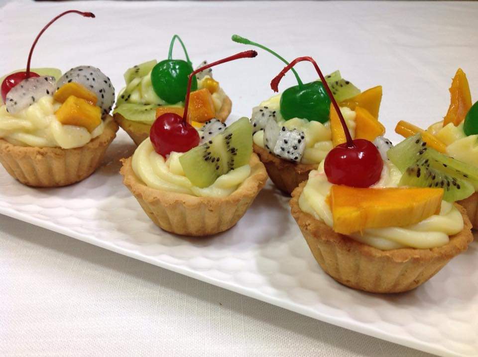 tooty_fruity_summer_tart_1.jpg