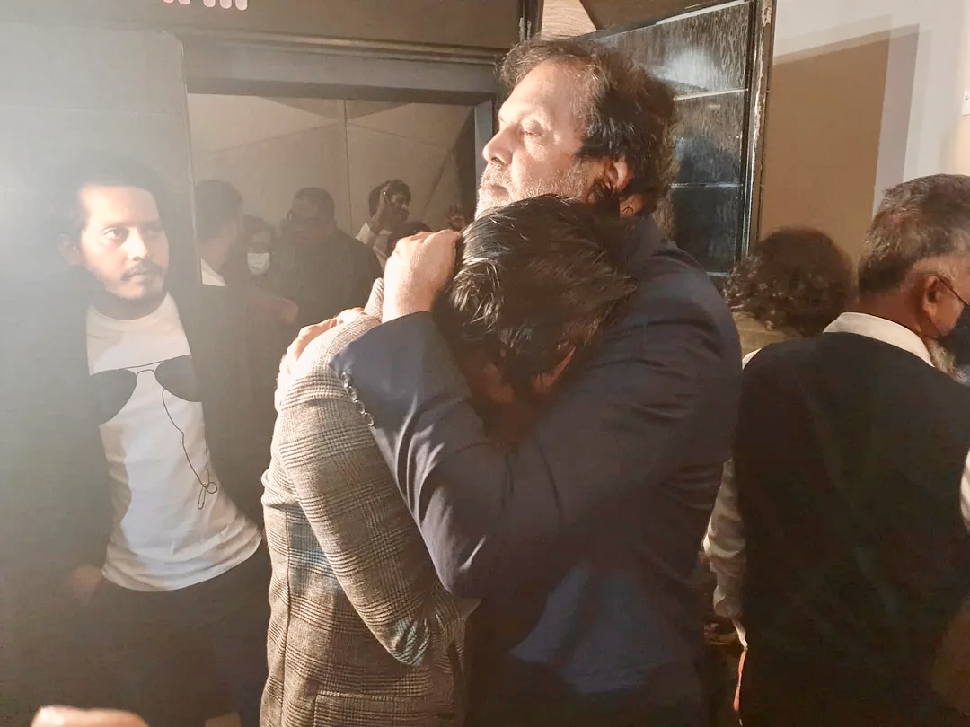 siam_ahmed_and_tariq_anam_khan_hugging.jpg