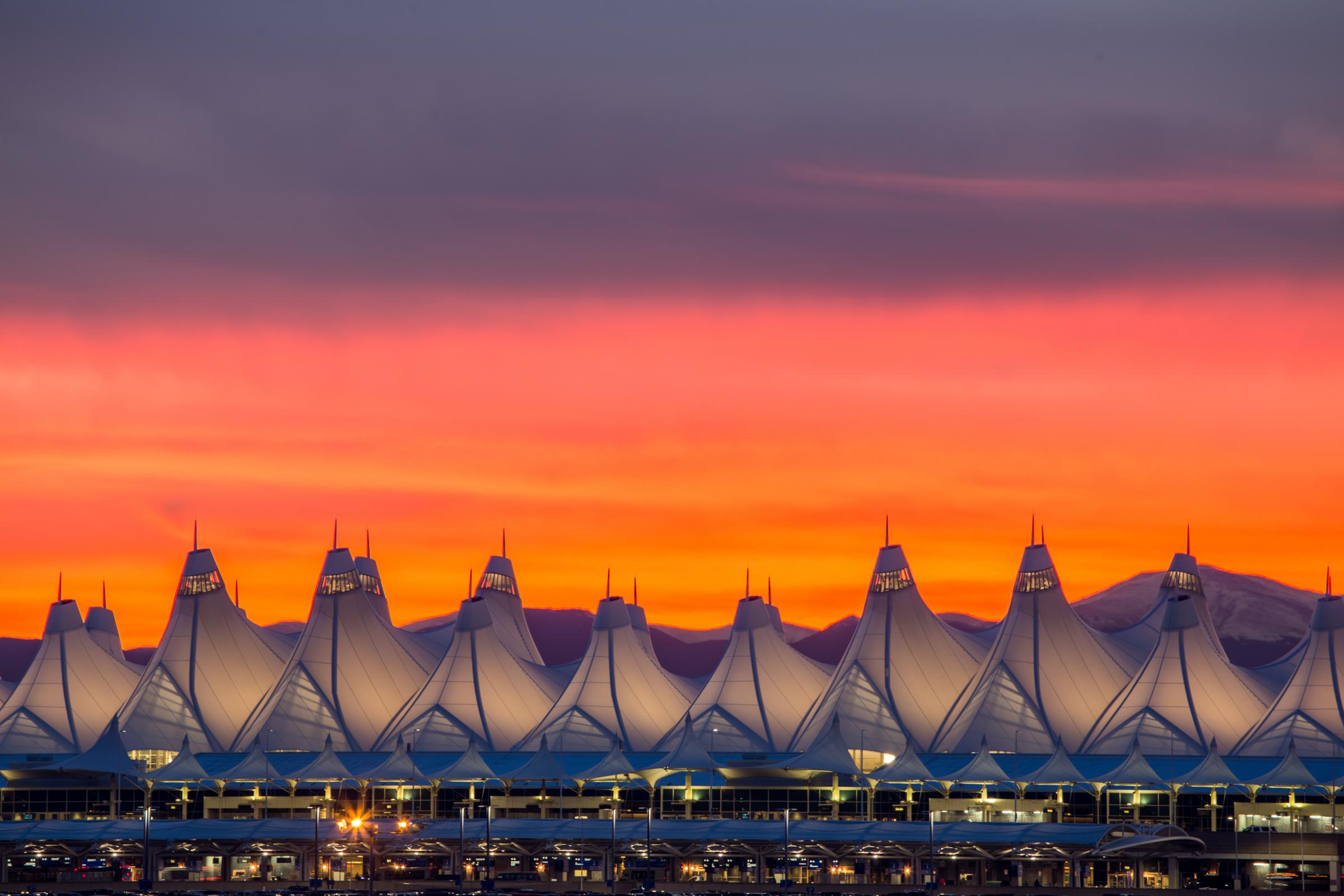 Top 10 biggest airports in the world