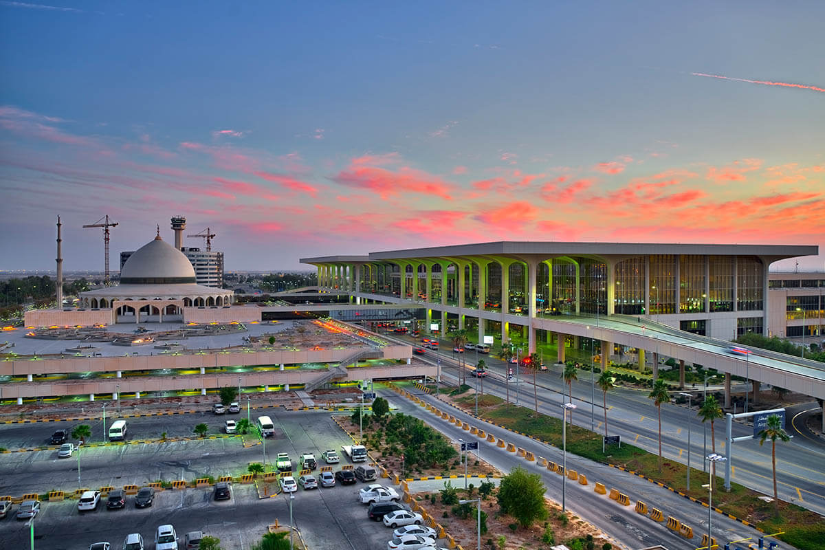 Which are the 10 biggest airports in the world
