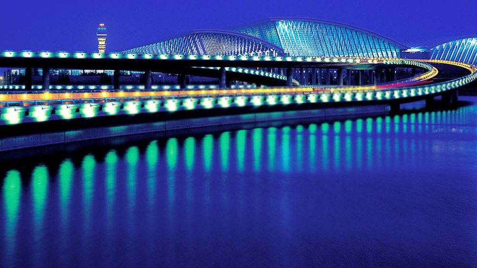 Which are the 10 biggest airports in the world?