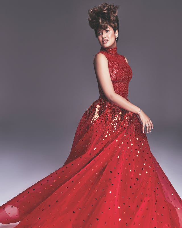 1643716224283984-z2203_lofficiel_02_094.jpg