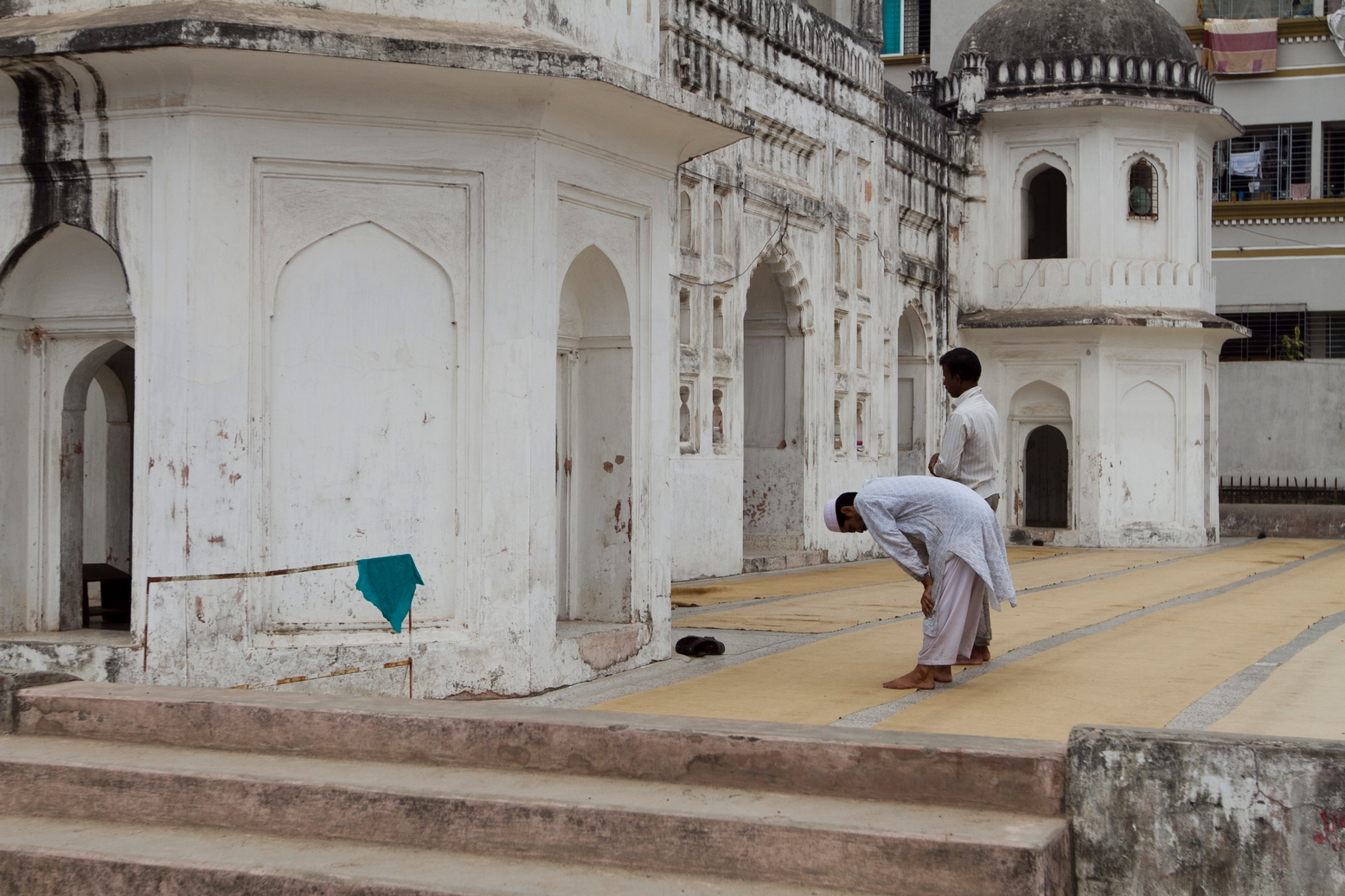sis_07122010_mosque_0002.jpg