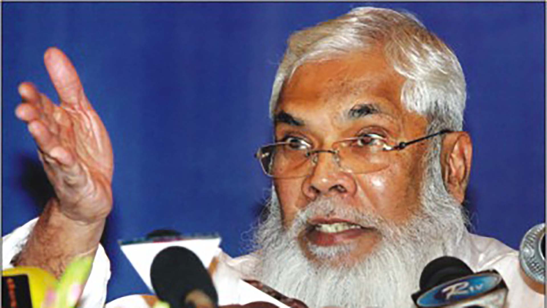 Salman F Rahman dismayed with passenger service at Dhaka airport