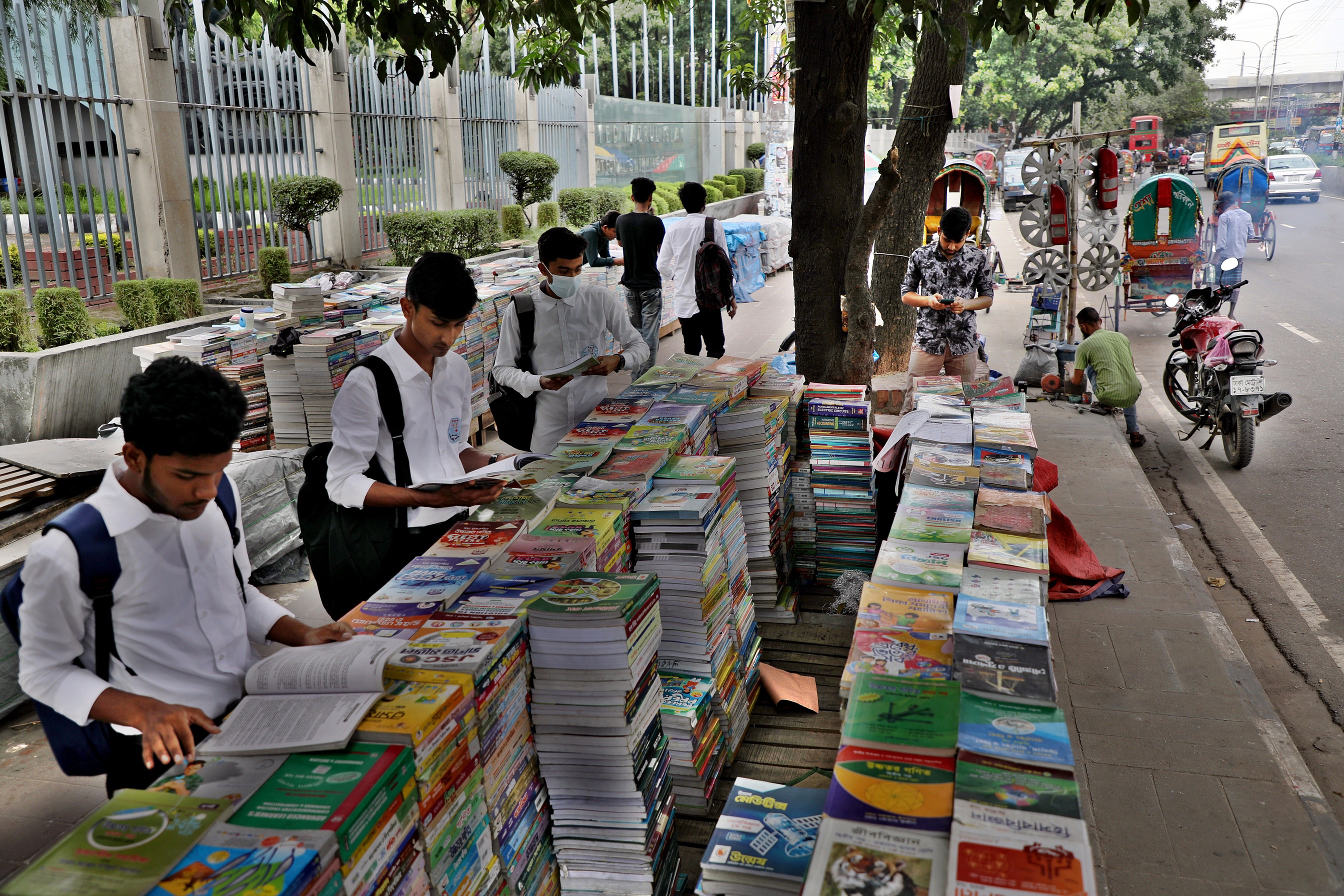 Mirpur 10 Book market 1.jpg