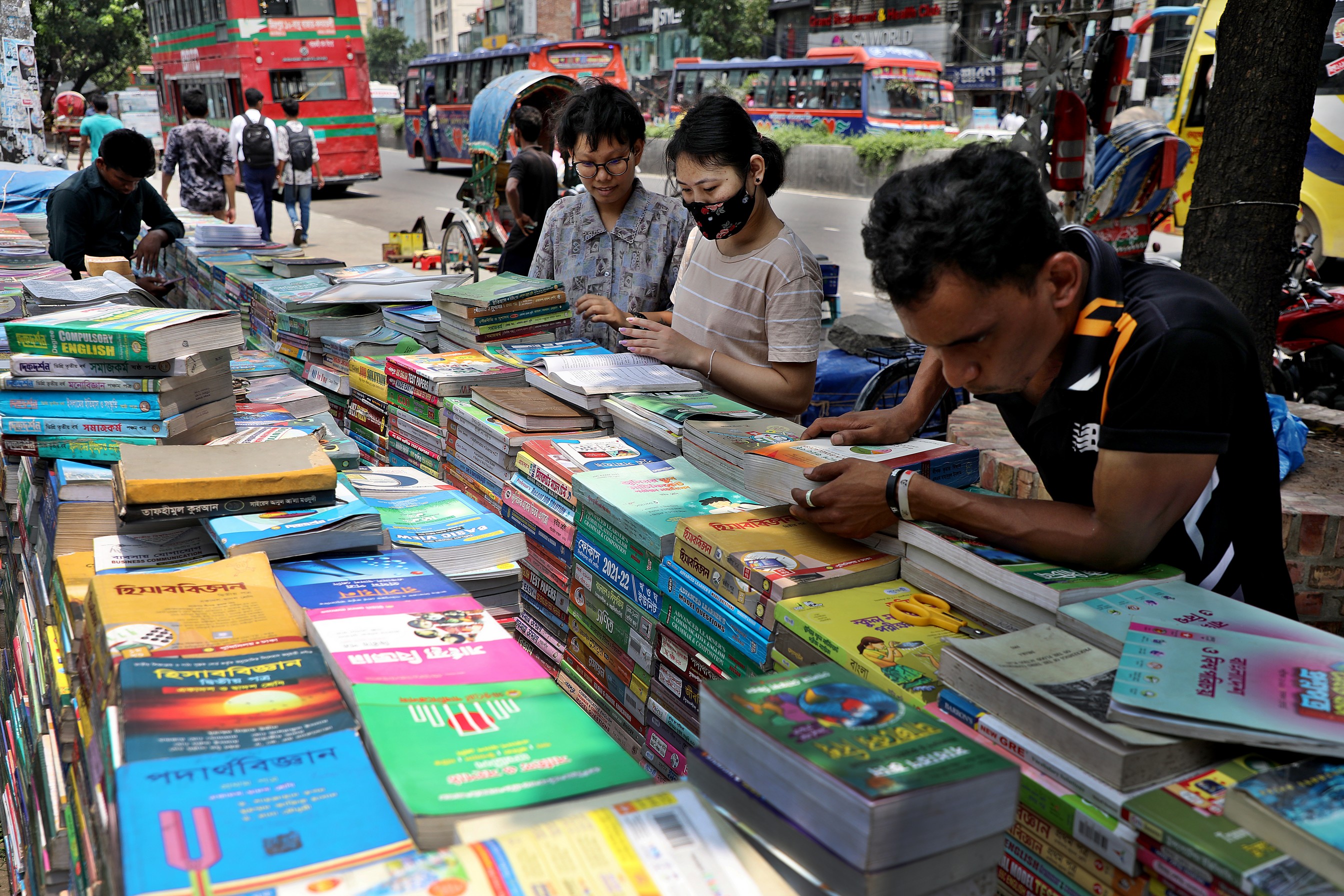Mirpur 10 Book market 2.jpg