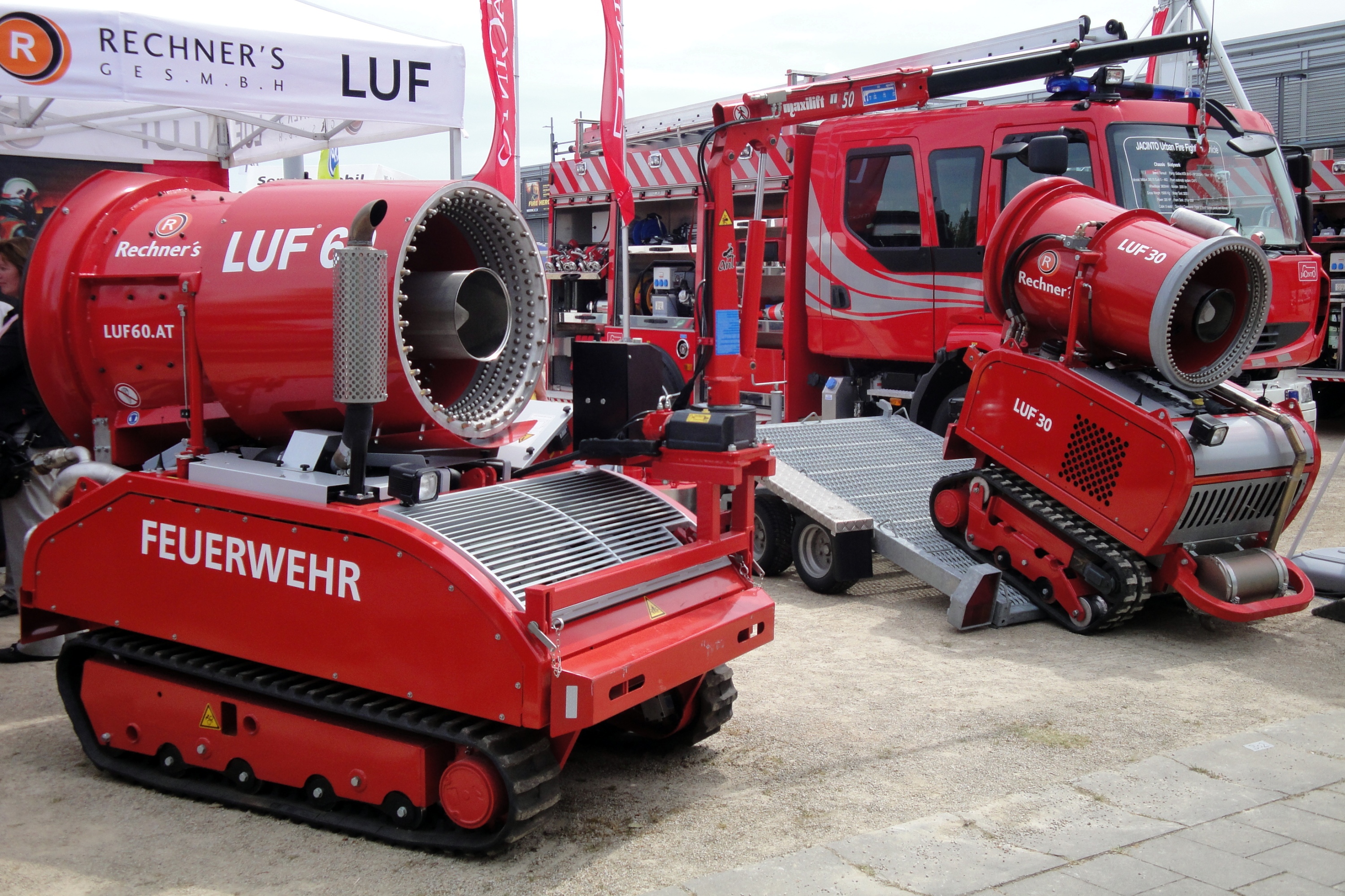LUF60 Firefighting Robot