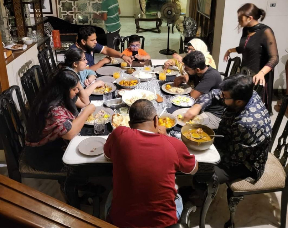 Moushumi-Omar Sani have dinner with family, dispel rumours