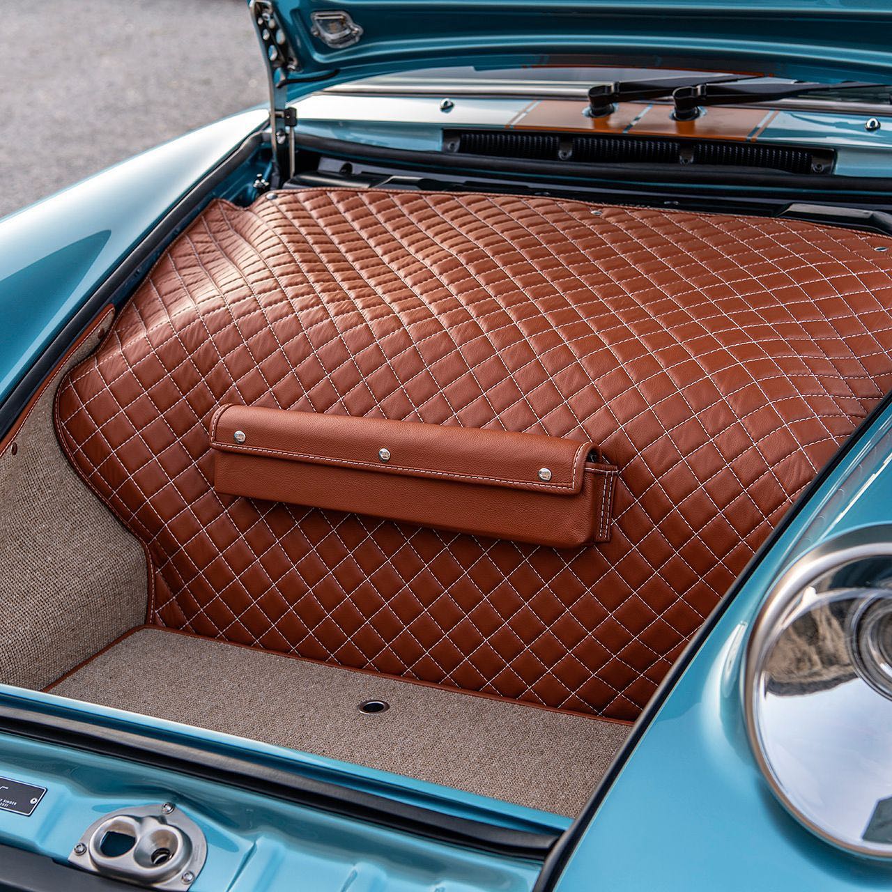1_porsche_singer_vehicle_design.jpeg