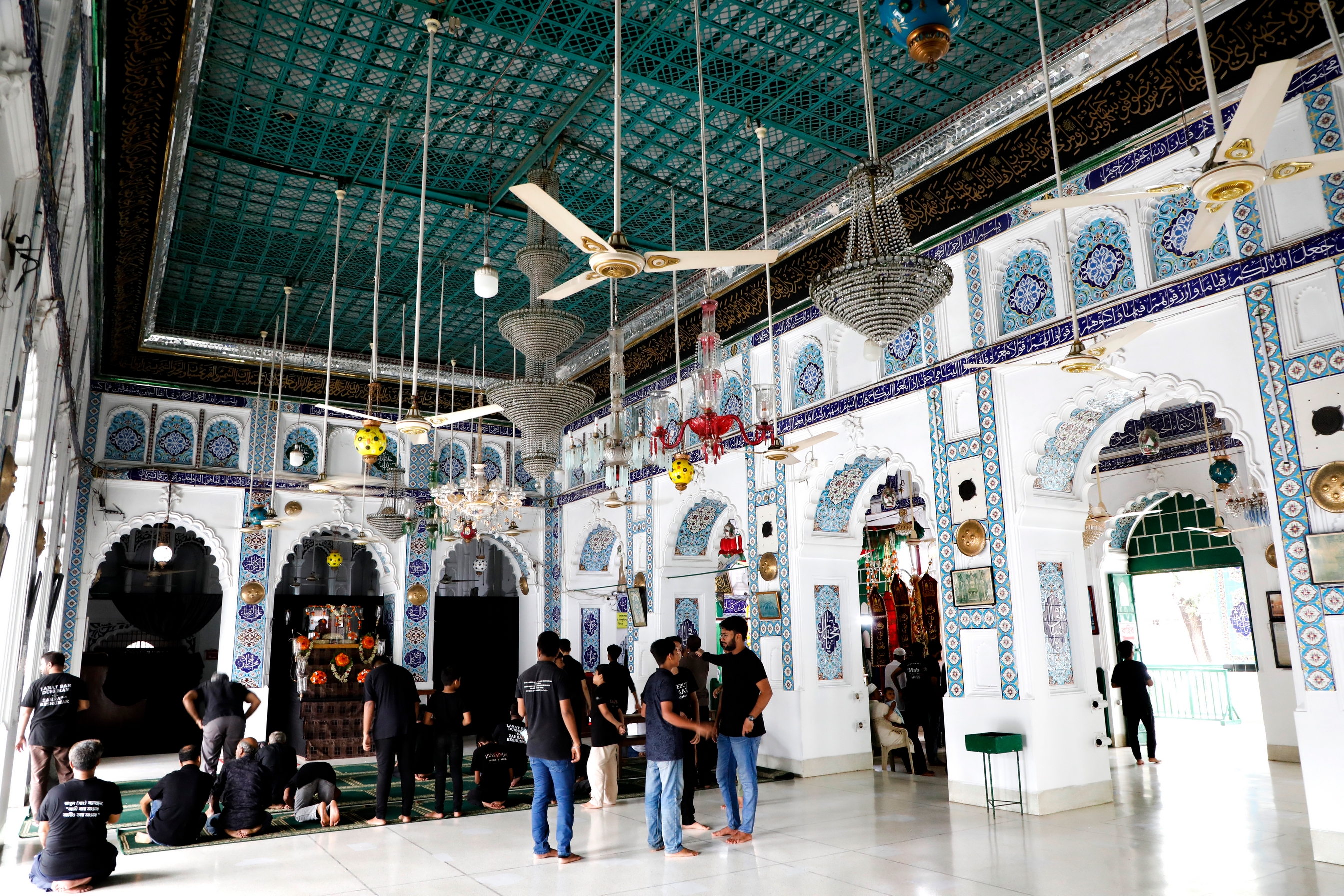 Hussaini Dalan interior