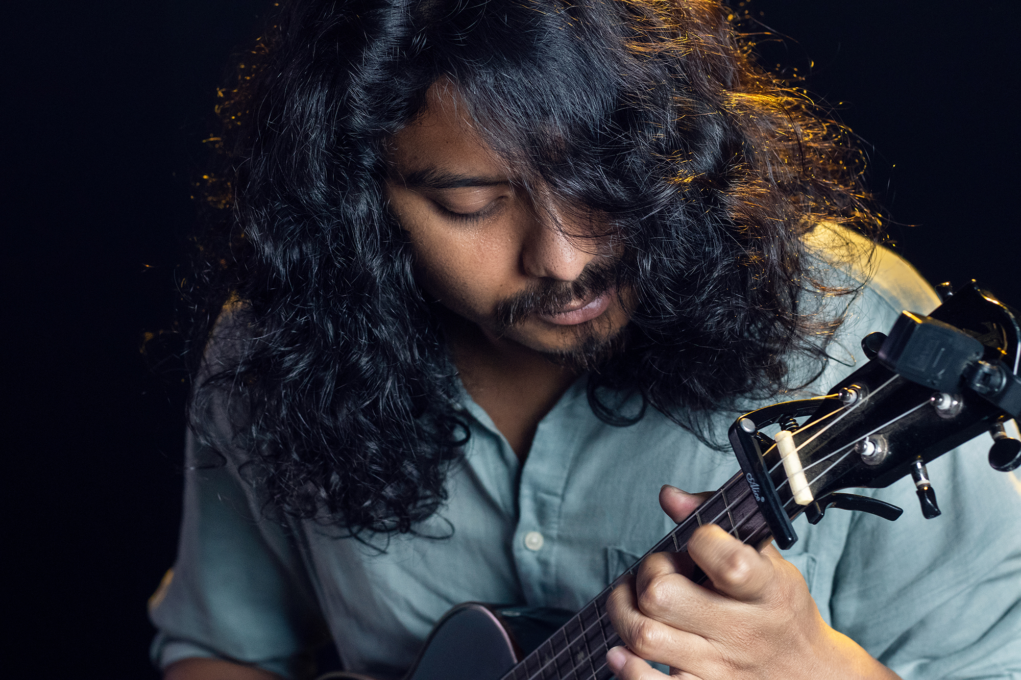 Animes Roy guitar