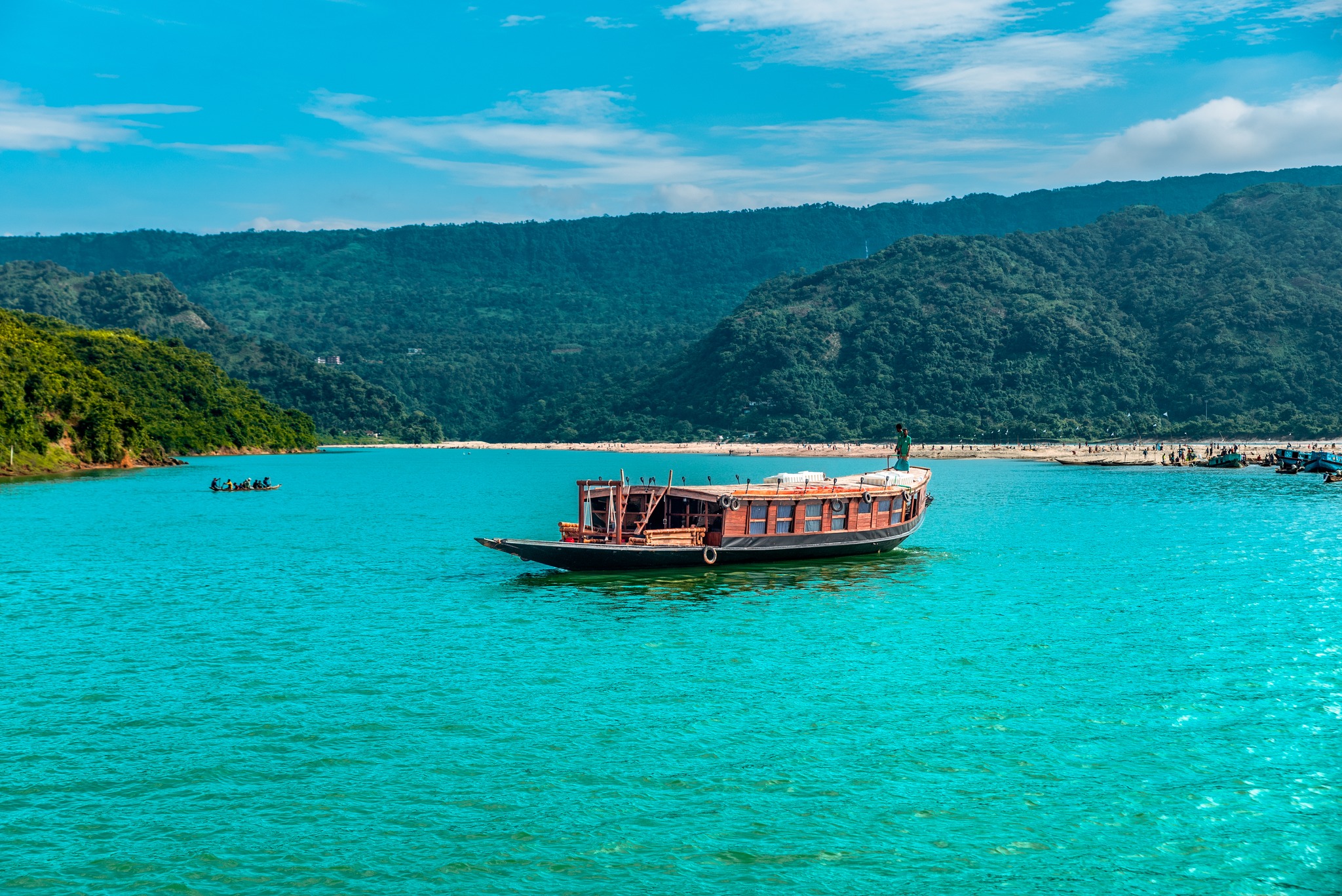Top 5 houseboats to check out in Bangladesh