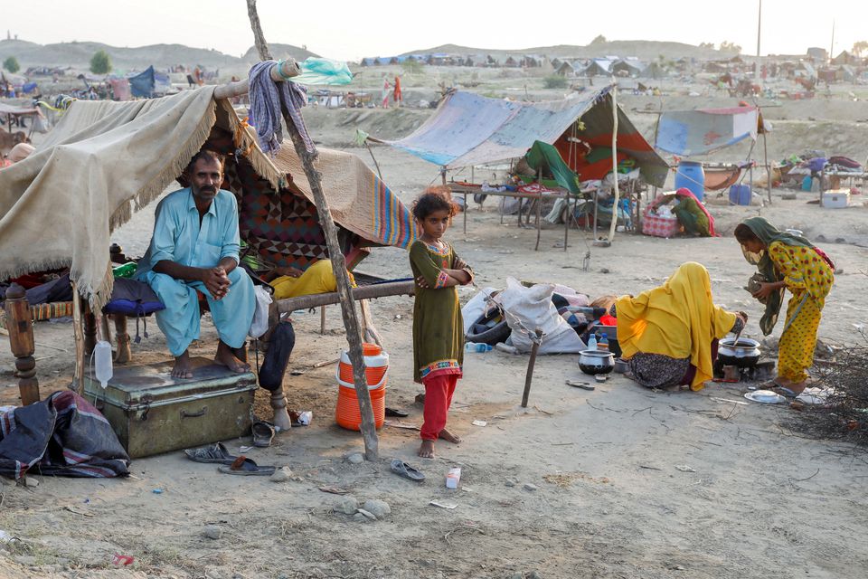 ed_2_body_-_pakistan_floods_2022_-_reuters.jpg