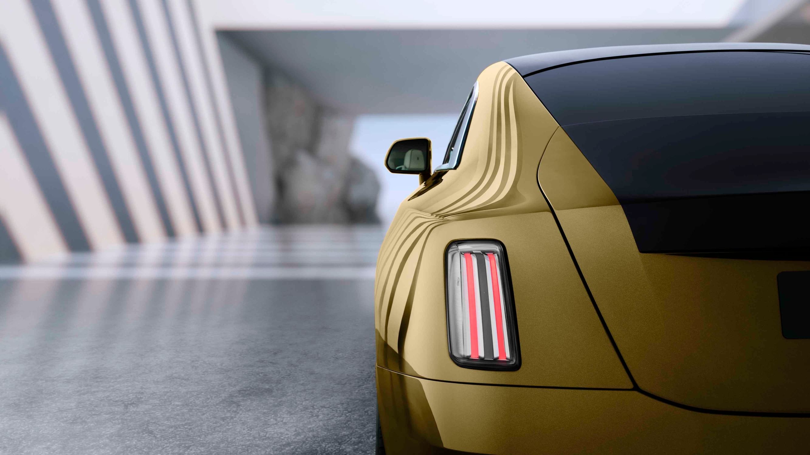rolls_royce_spectre_backlight.jpg