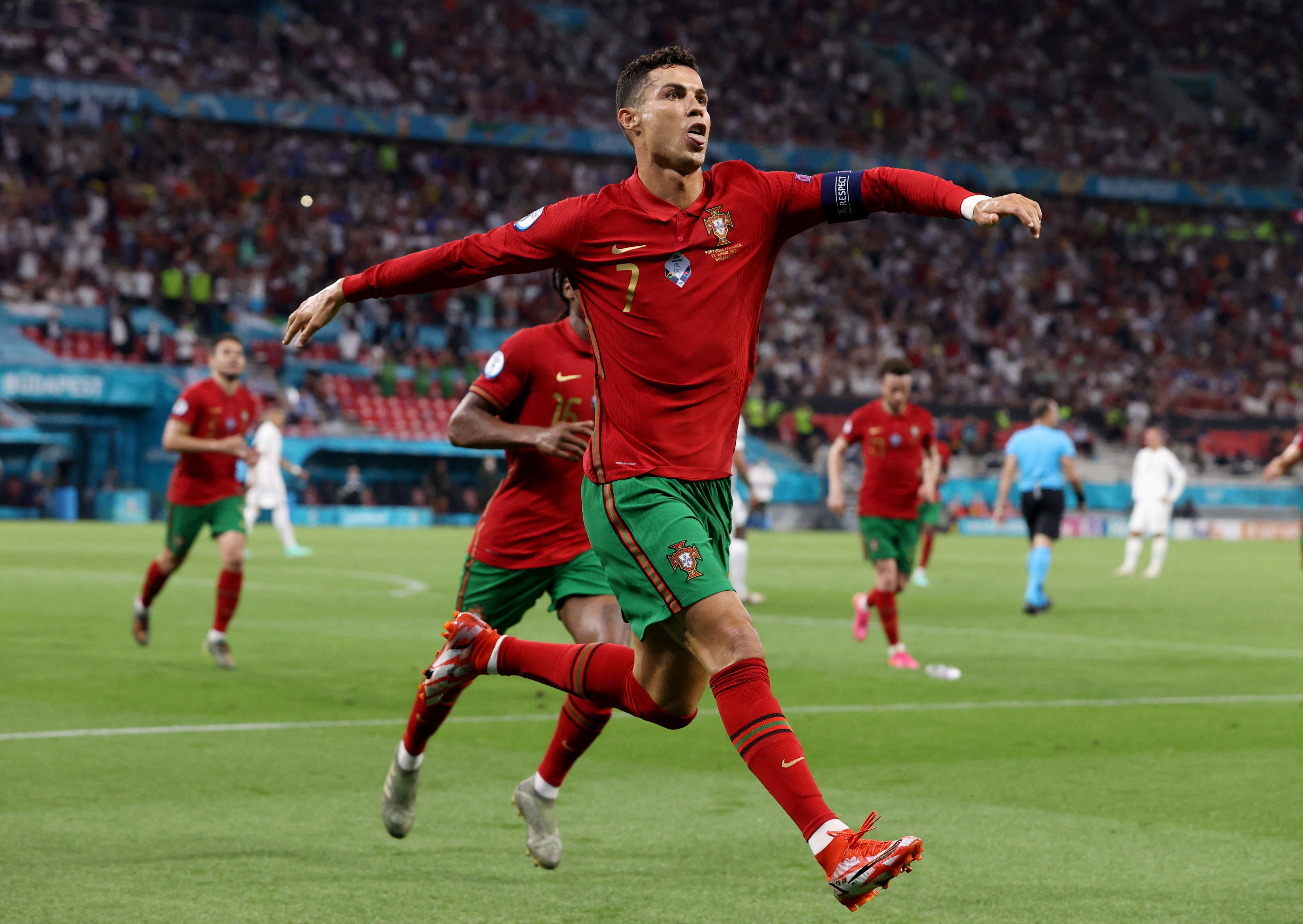 Ronaldo SIUU.jpg