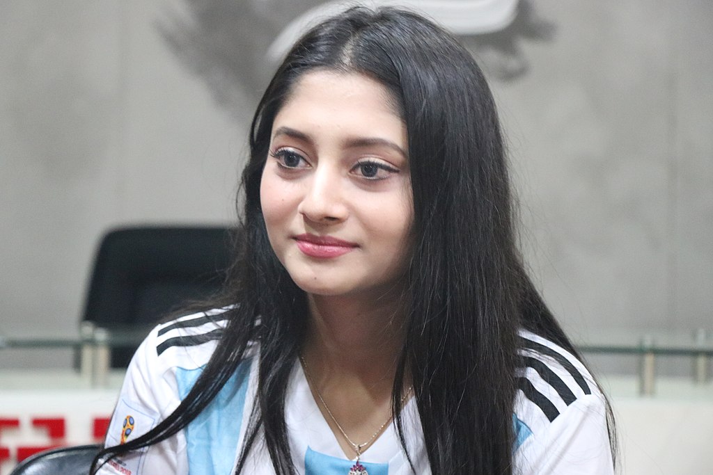 1024px-puja_cherry_roy_04.jpg