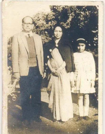 guhathakurta_family.jpg