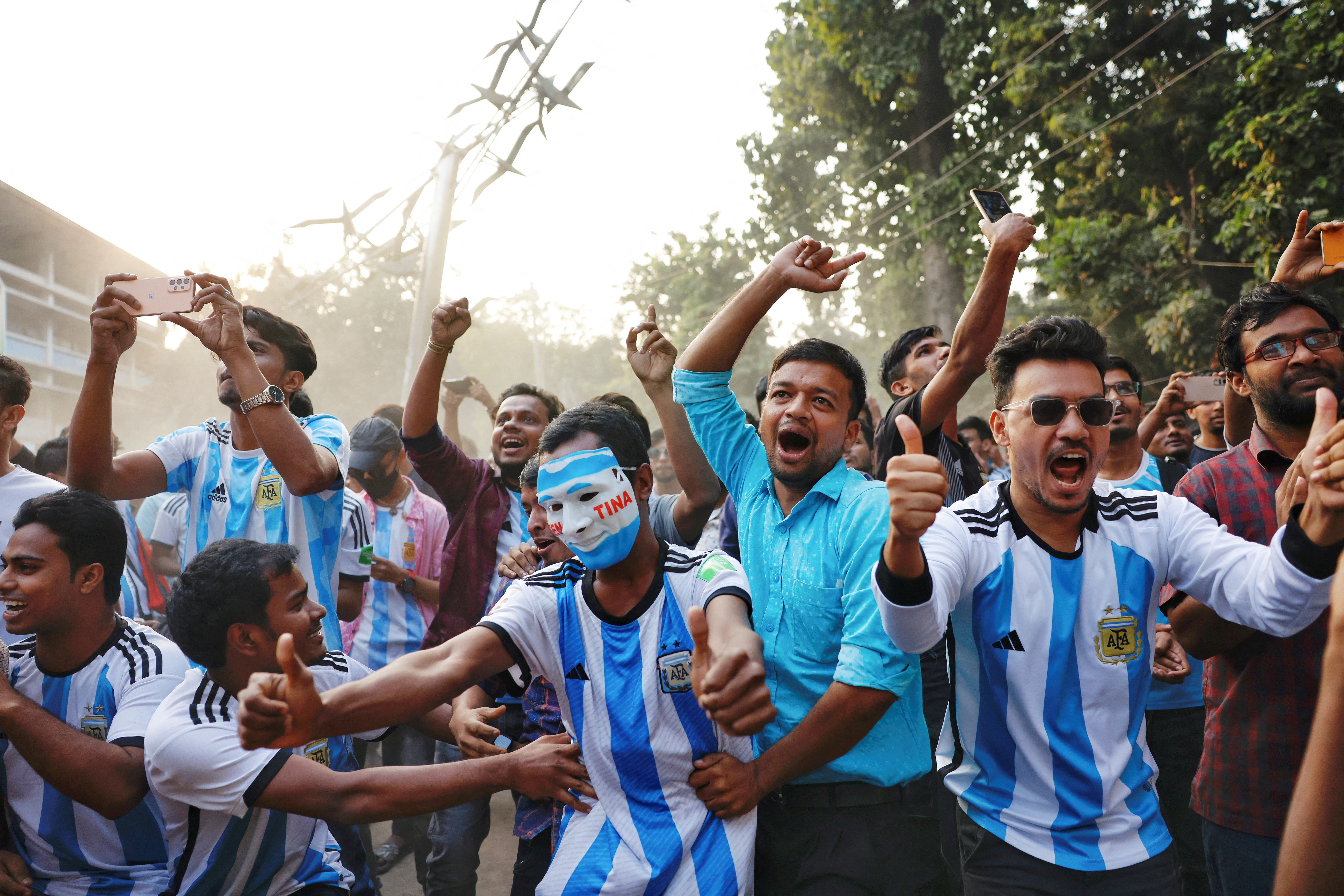 2022-11-22t000000z_1942787998_rc2yqx9wu5ja_rtrmadp_3_soccer-worldcup-fans.jpg