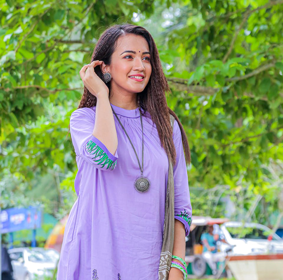 aisha_khan.jpg