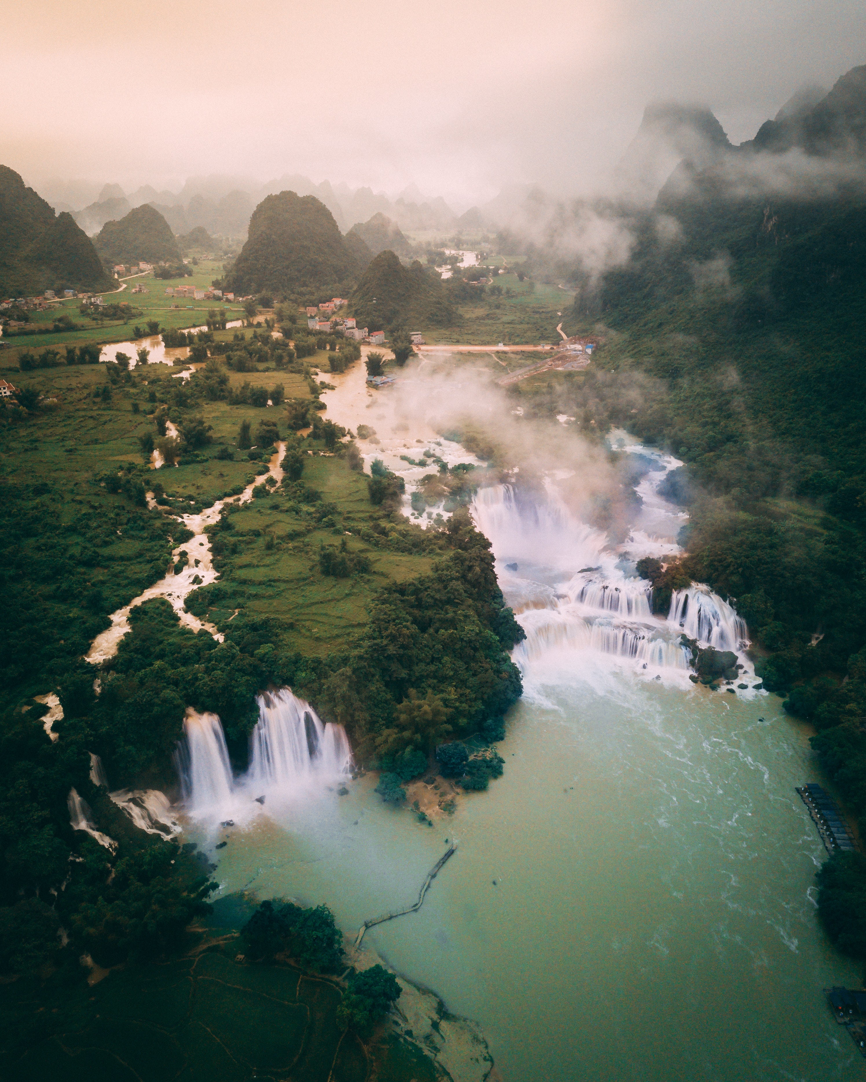 Ban Gioc - Detian Falls, China and Vietnam Top 7 waterfalls to visit in Asia