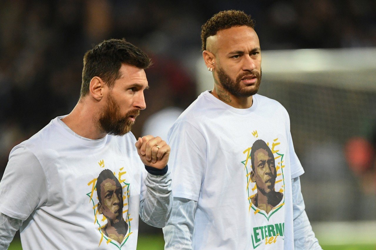 messi_neymar_with_pele_shirt.jpg