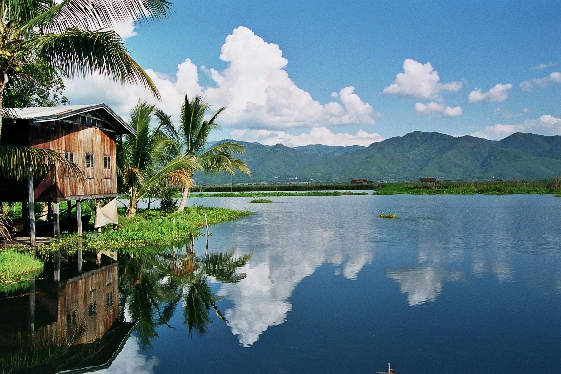 Inle Lake, Myanmar 7 most beautiful lakes in the world