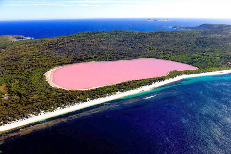 Lake Hillier, Australia 7 most beautiful lakes in the world