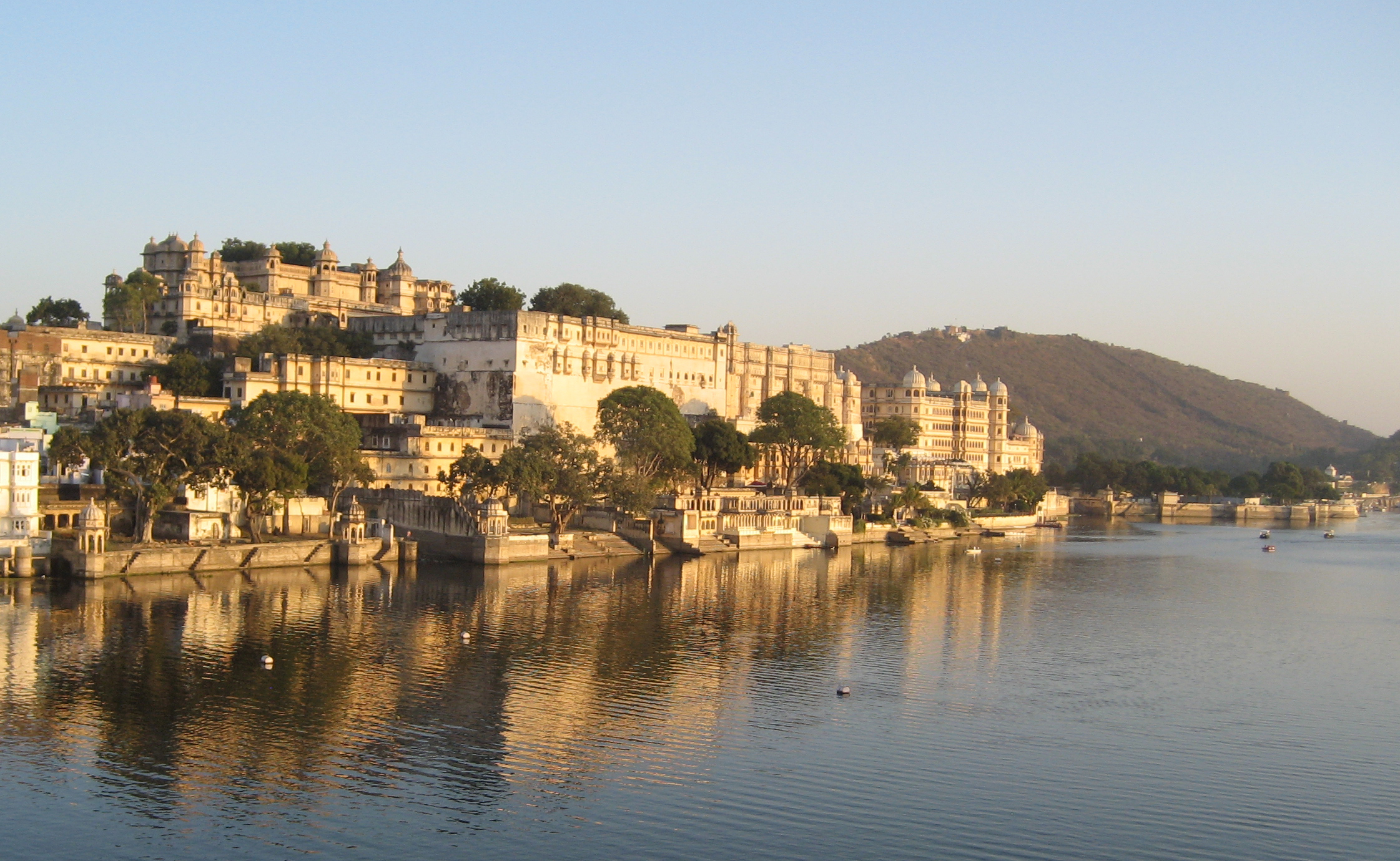 Lake Pichola, India 7 most beautiful lakes in the world