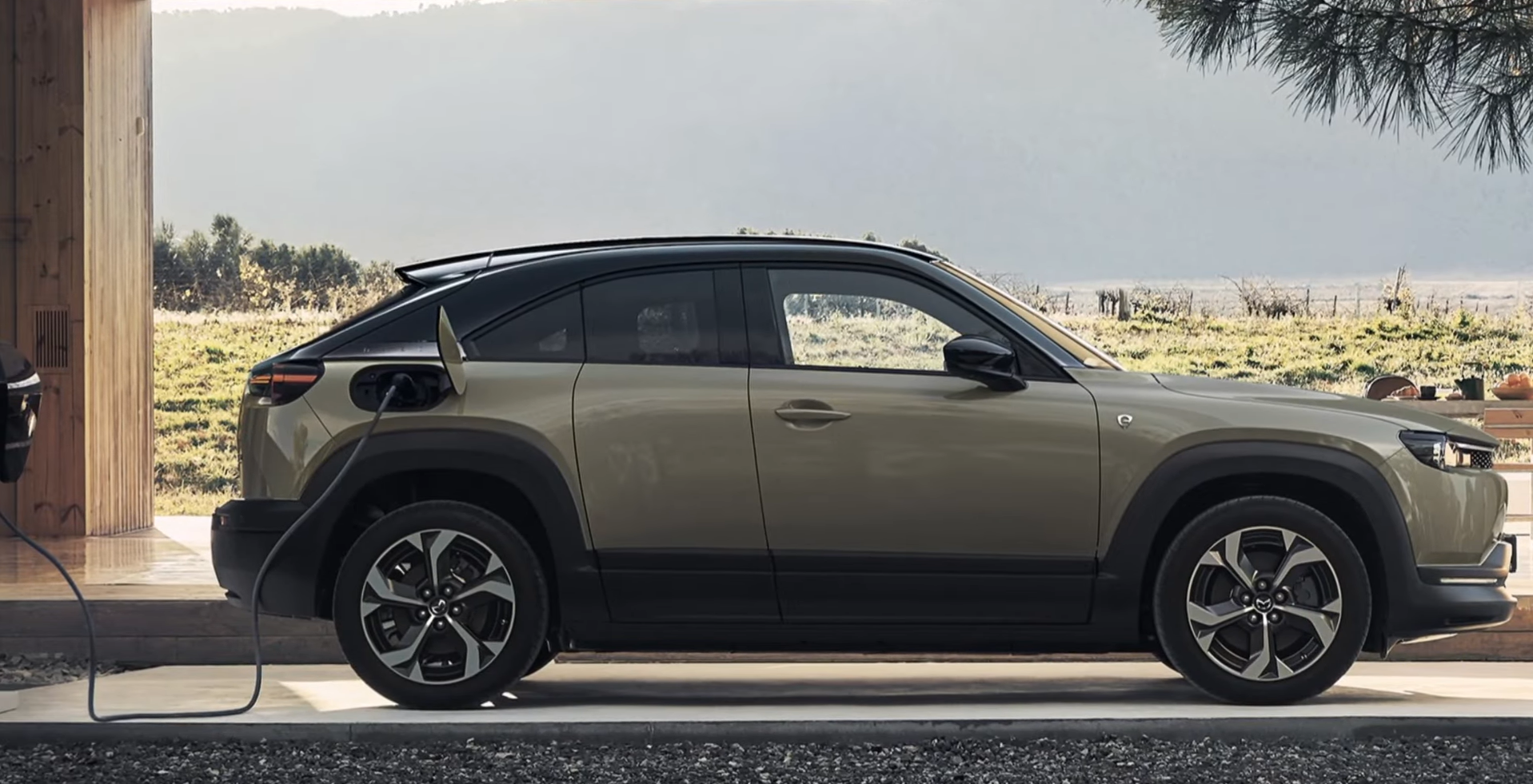 mazda_mx-30_r-ev_charging.png