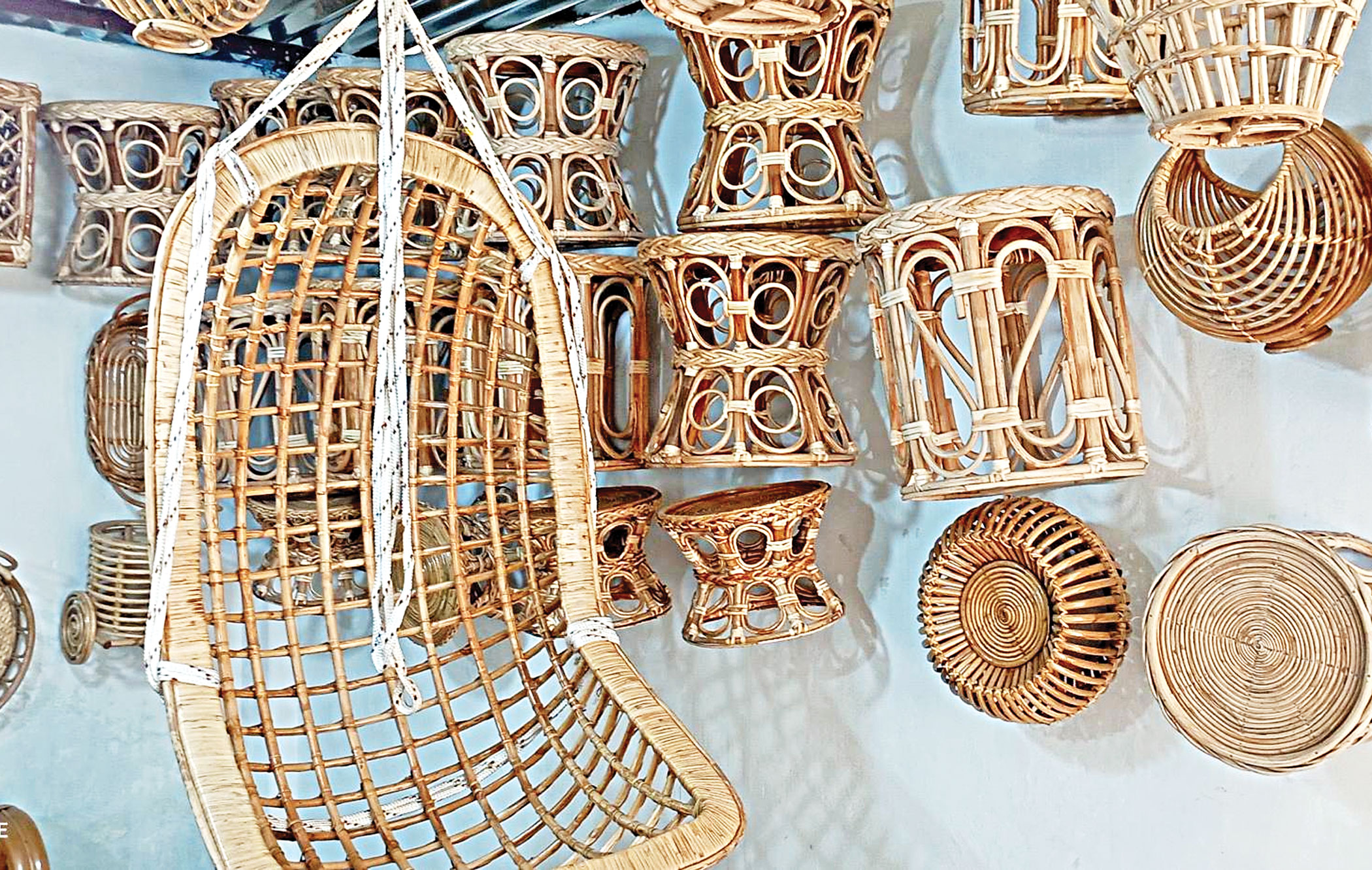 wooden-and-plastic-made-furniture-3.jpg