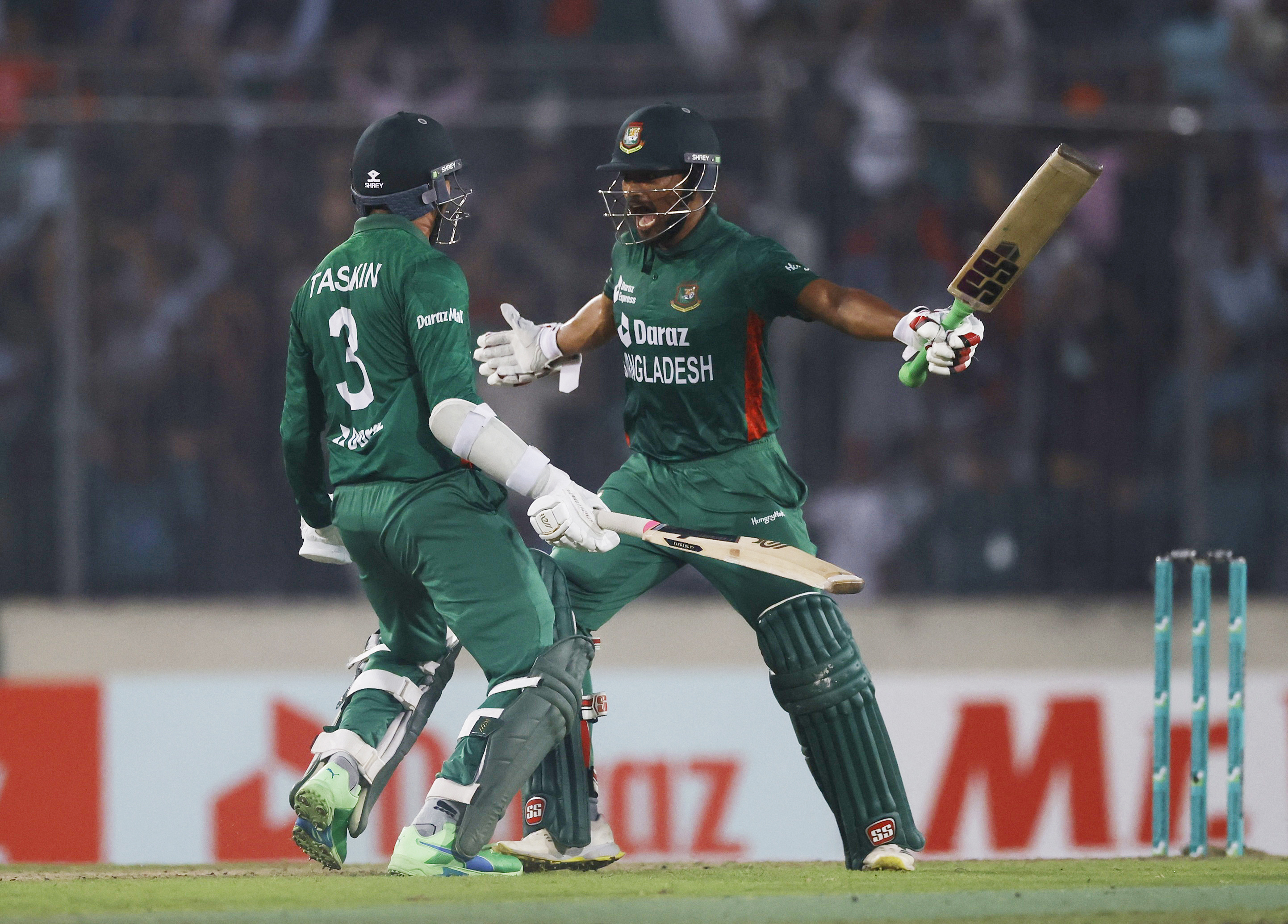 Taskin Ahmed and Najmul Hossain Shanto