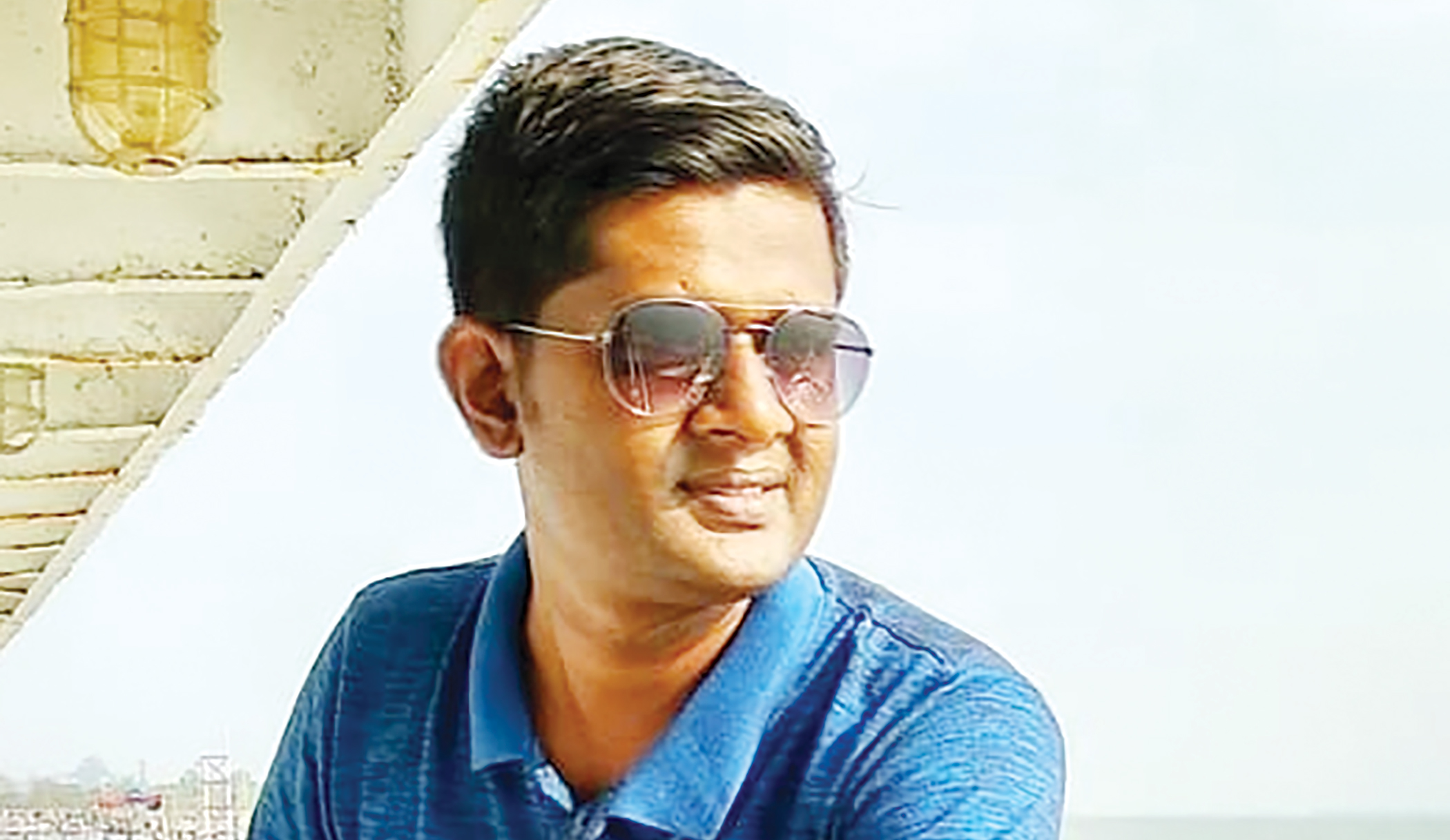 Prothom Alo journo held at dead of night