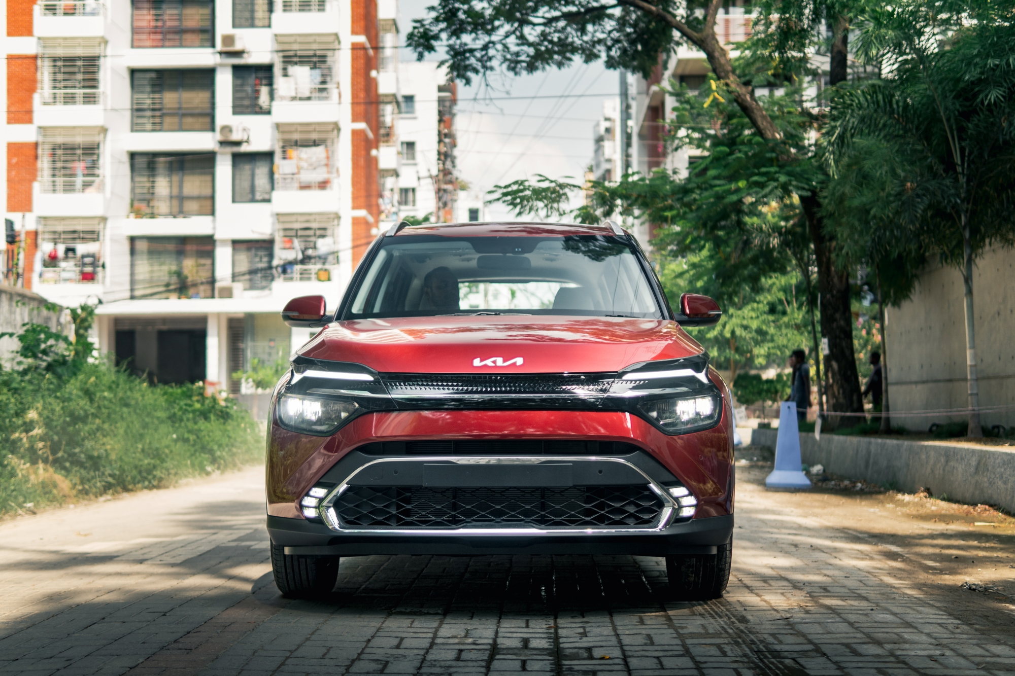 kia_carens_4.jpg