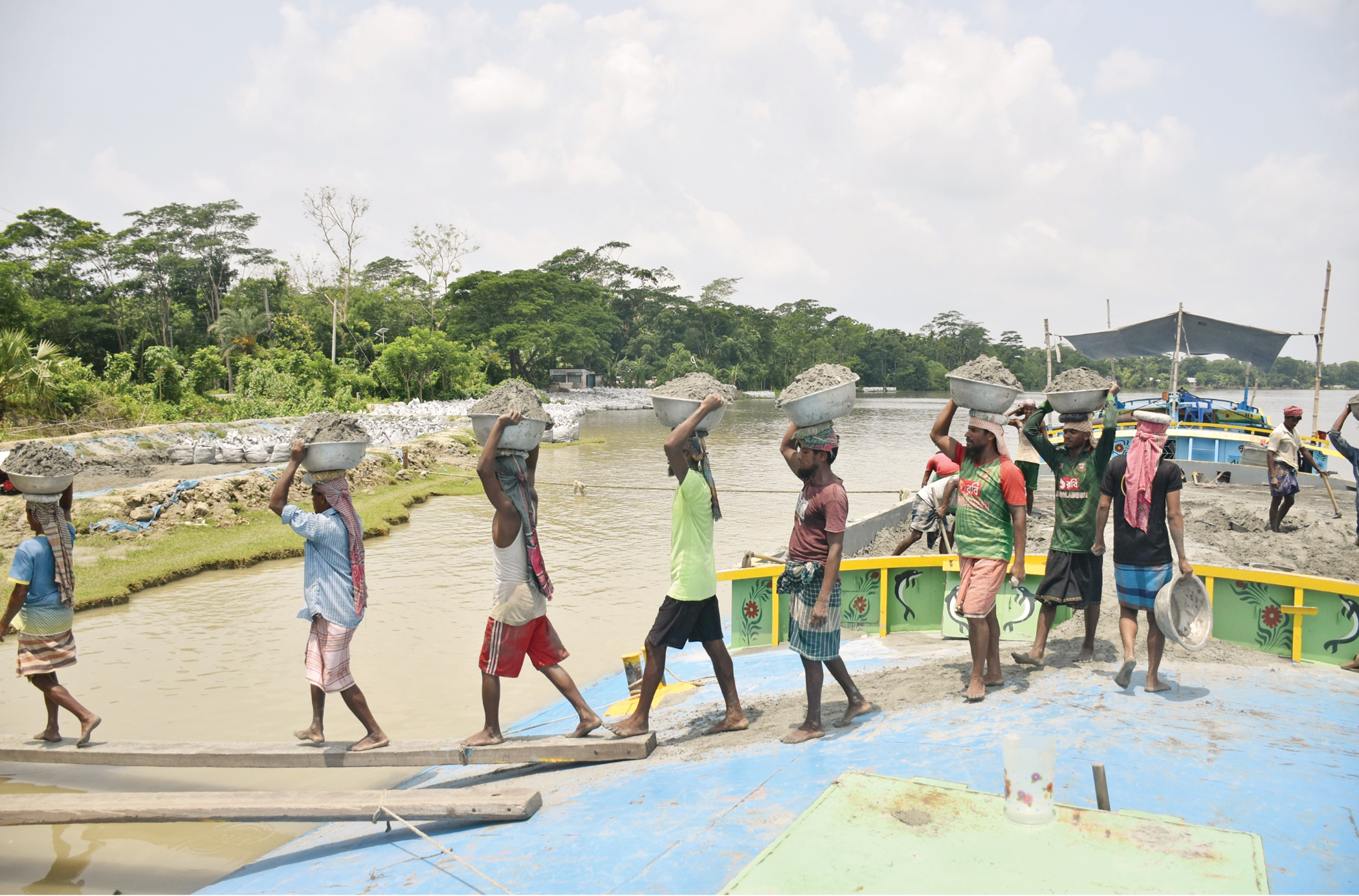 ‘Living wage’ should be at least Tk 52k