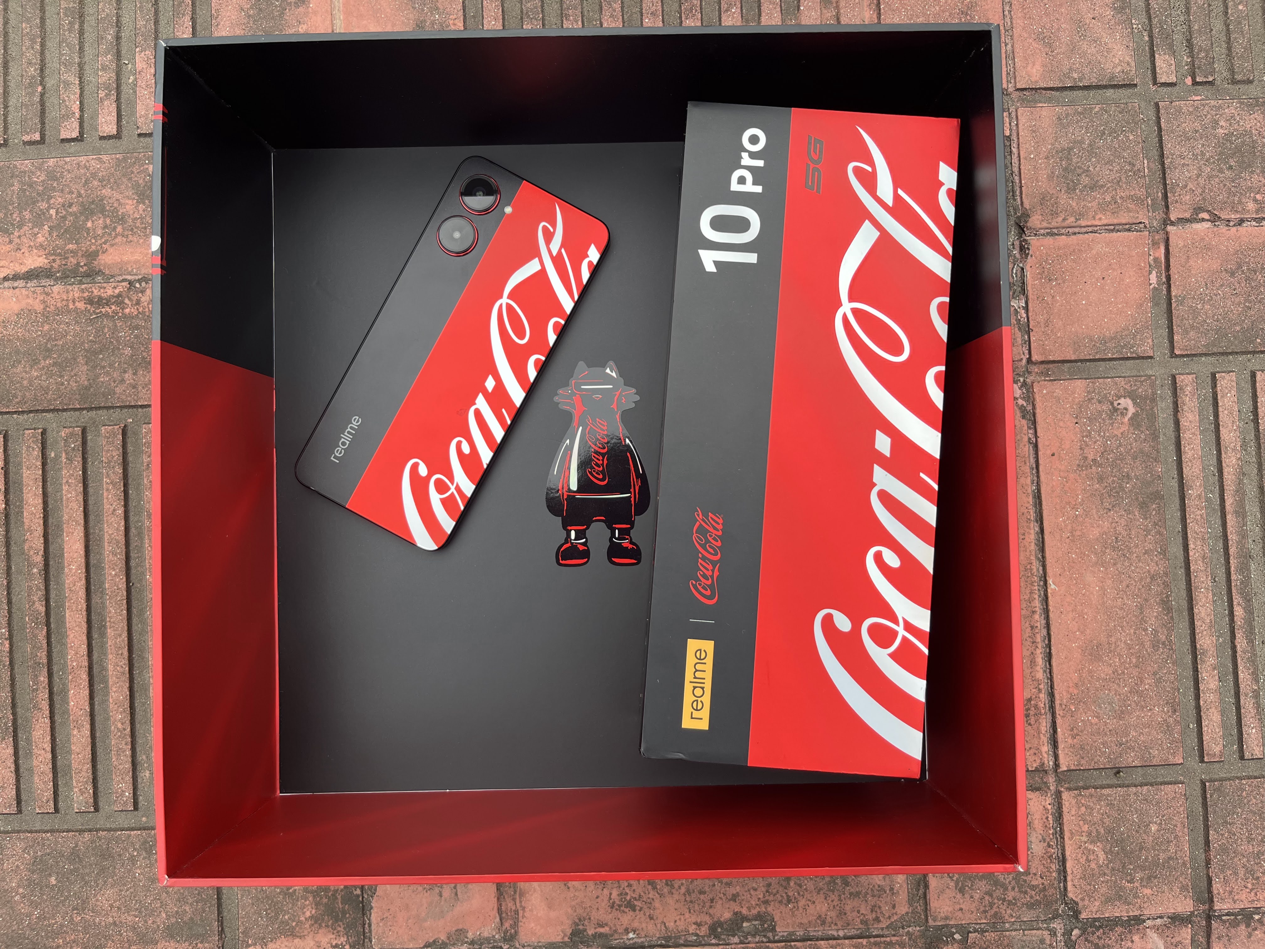 realme_coca_cola_3_4.jpg