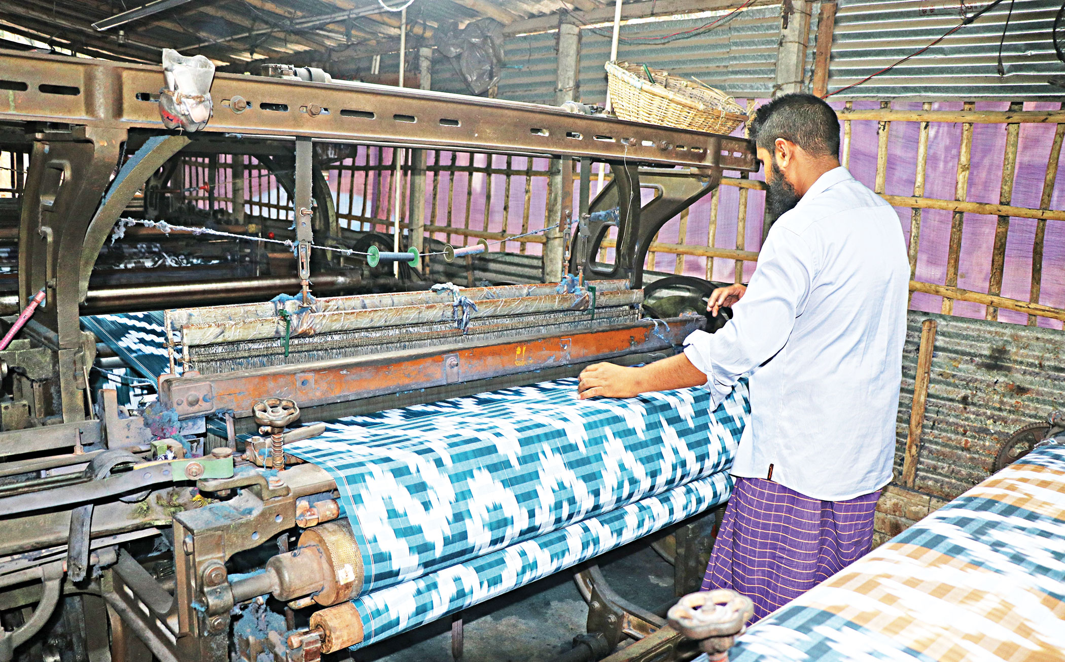 handloom-clothing-traders-2.jpg