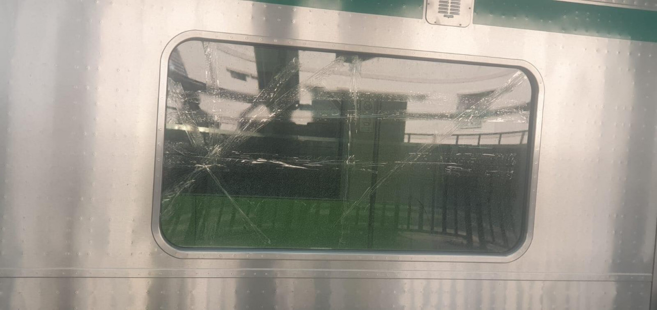 Will cost Tk 10 lakh to replace damaged window: metro rail officials