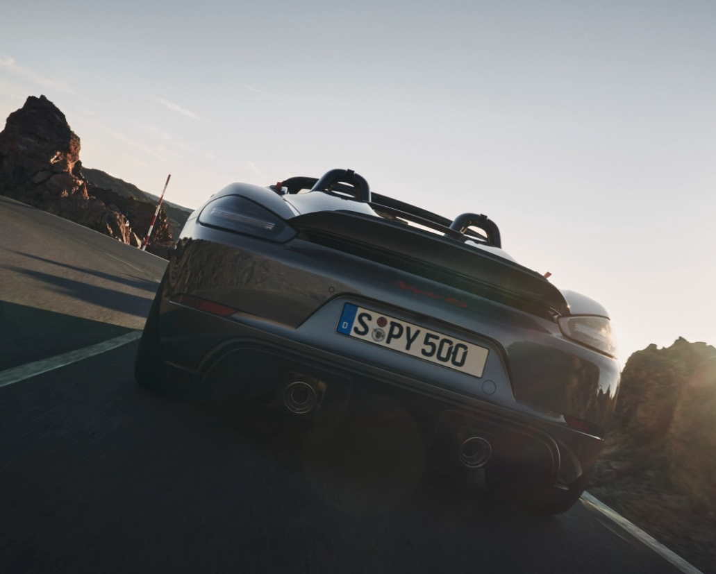 porsche_718_spyder_rs_back.png