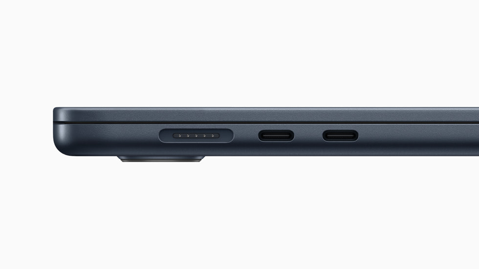 apple-wwdc23-macbook-air-15-in-magsafe-charging-230605_big.jpg.large_.jpg
