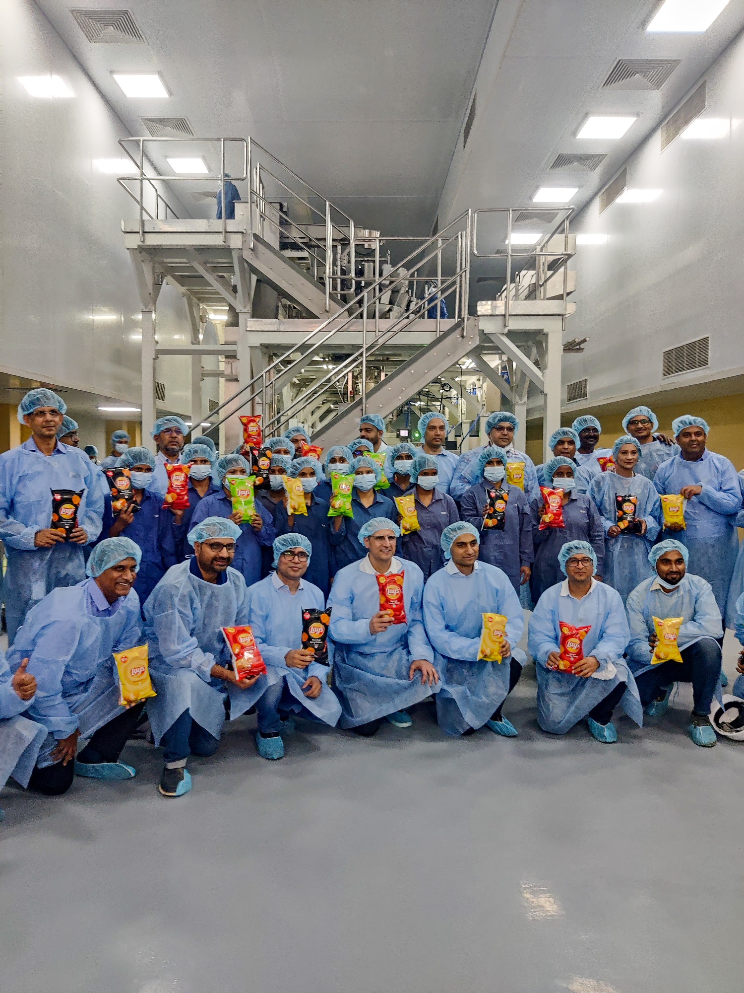 lays_team_at_the_bogura_manufacturing_plant.jpg